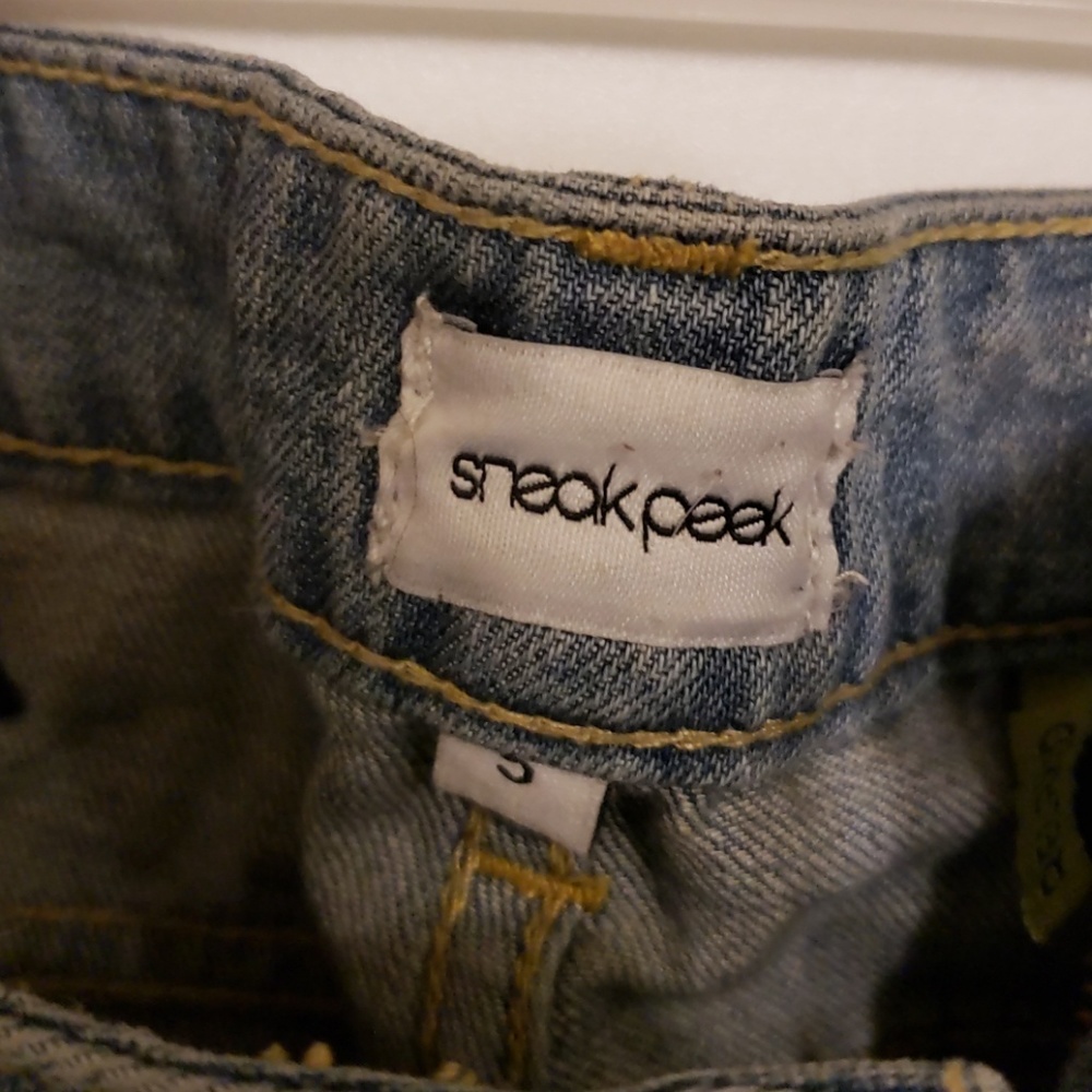 Distressed jeans - Picture 2 of 4